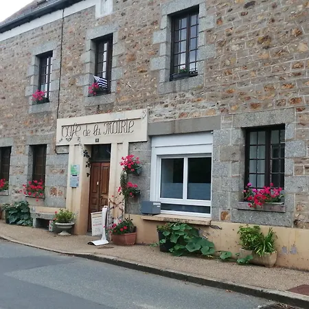 Apartment De La Fontaine Cafe De La Mairie *